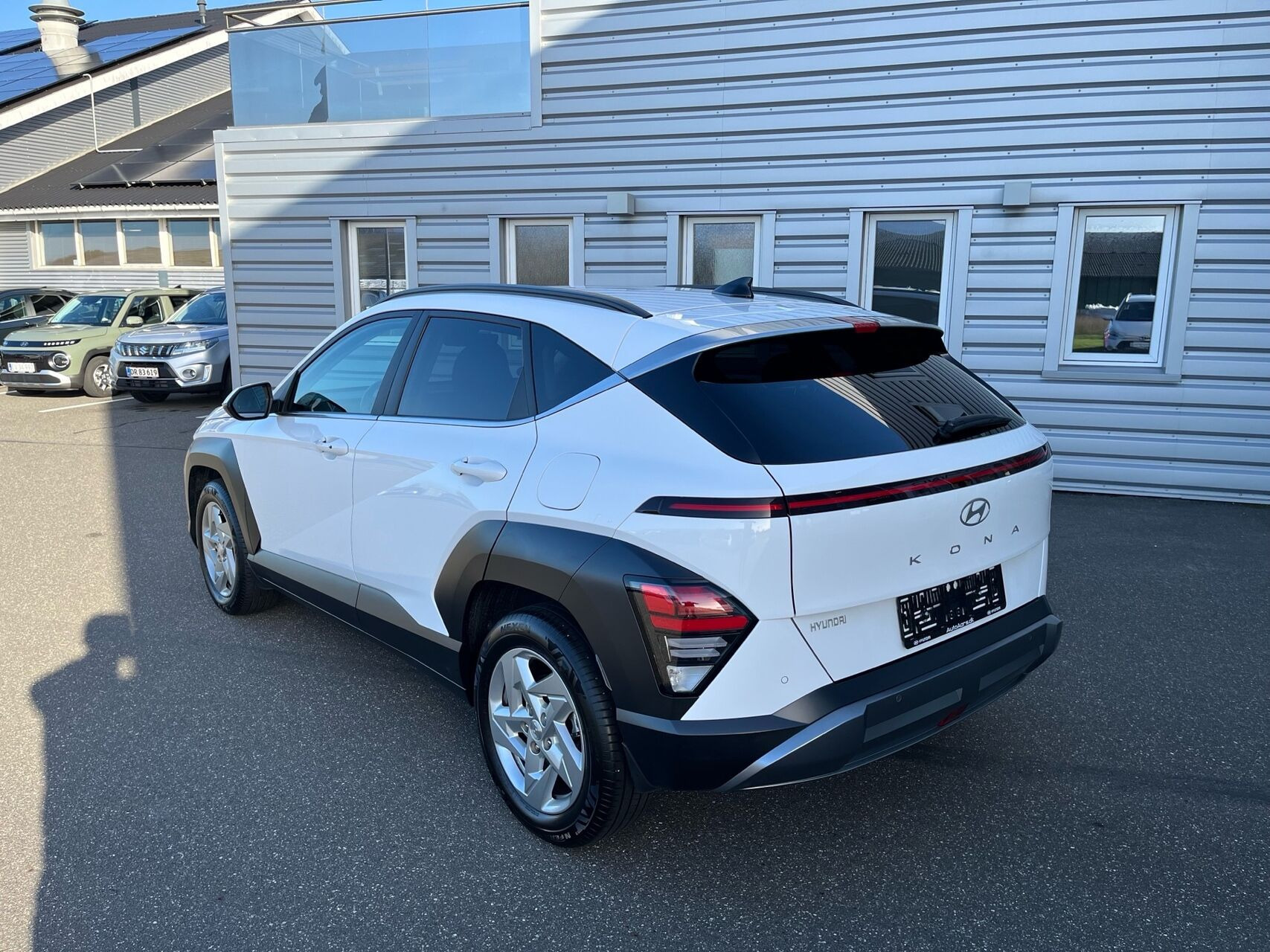 Hvid Hyundai Kona fra 2023