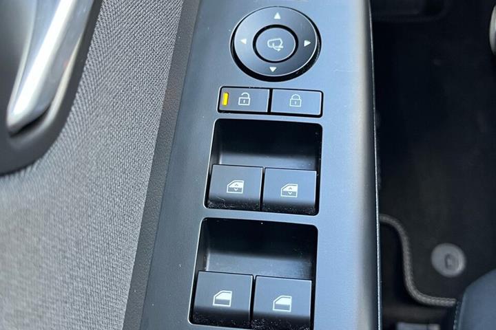 Hvid Hyundai Kona fra 2023