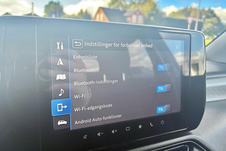 Blå Suzuki Swift fra 2024