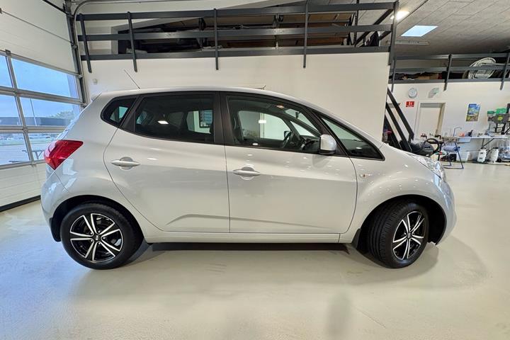 Sølv Kia Venga fra 2015