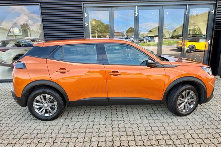 Orange Peugeot e-2008 fra 2023