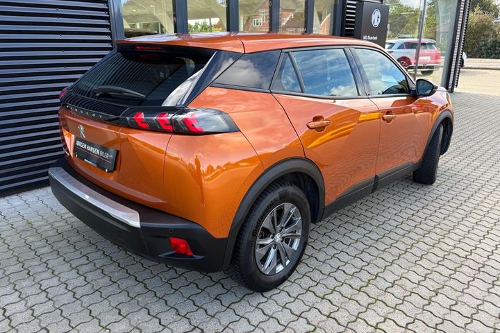 Orange Peugeot e-2008 fra 2023