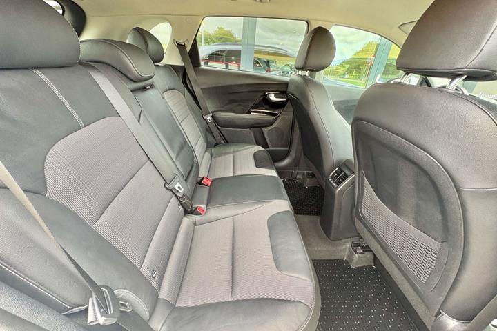 Sølv Kia Niro fra 2019