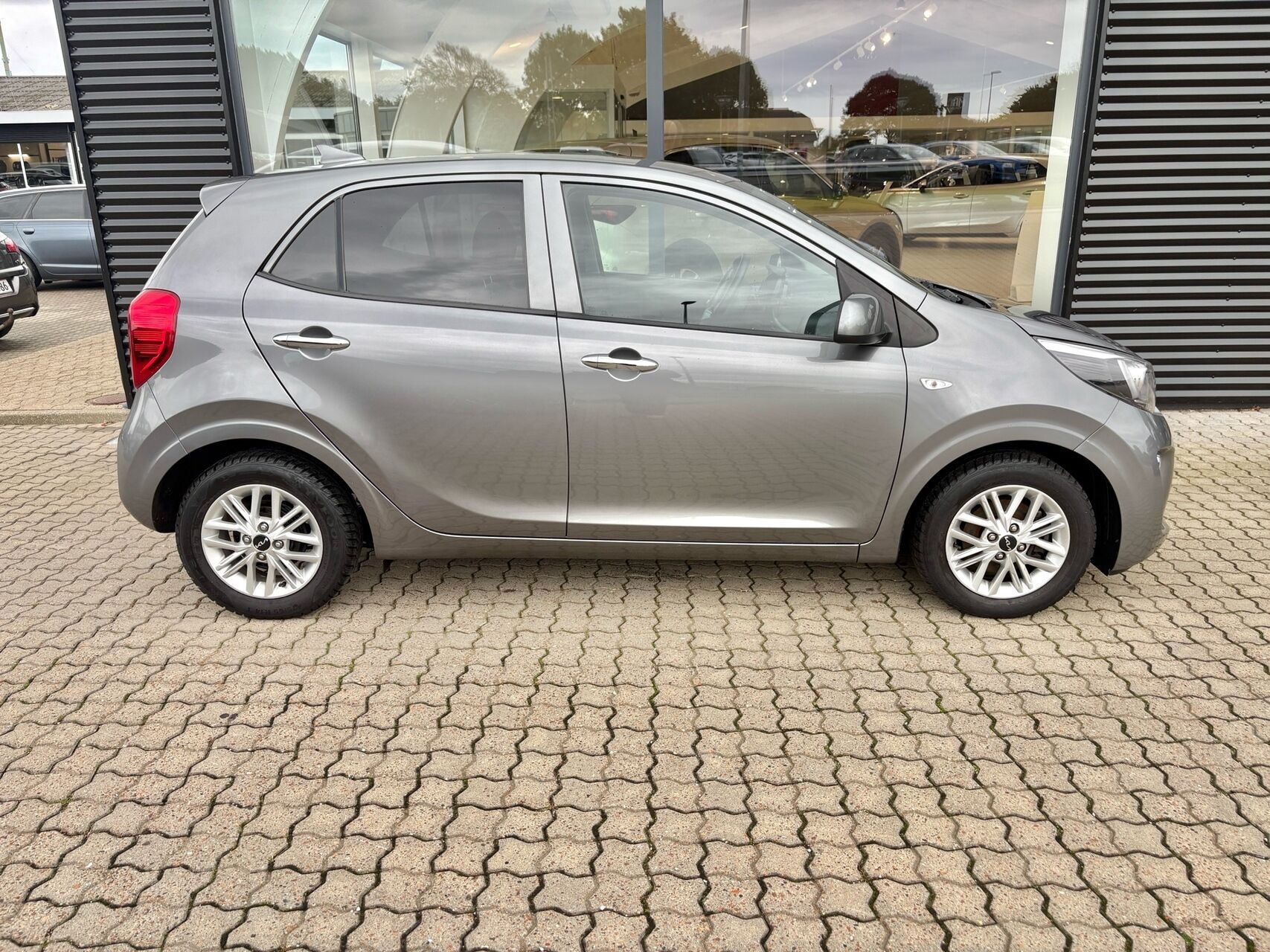 Grå Kia Picanto fra 2022