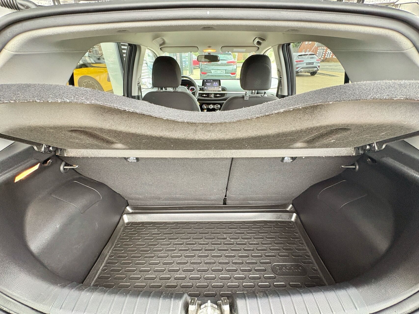 Grå Kia Picanto fra 2022