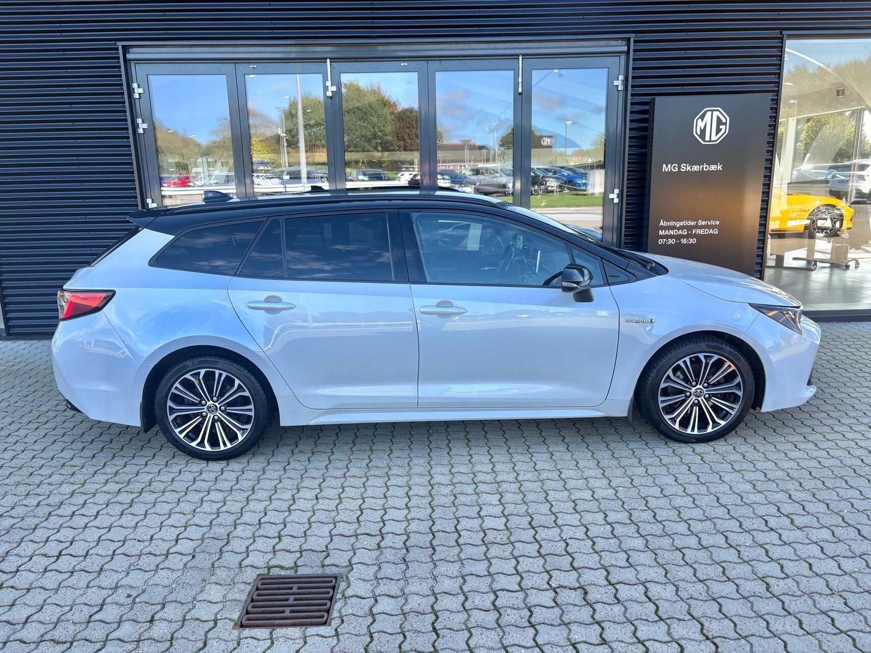 Hvid Toyota Corolla fra 2020