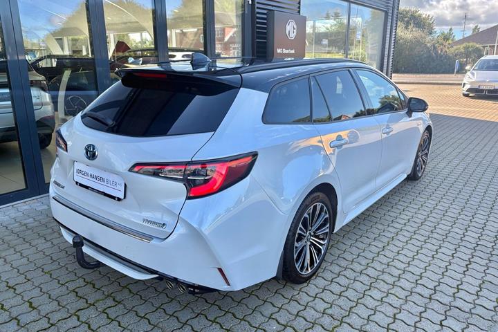 Hvid Toyota Corolla fra 2020