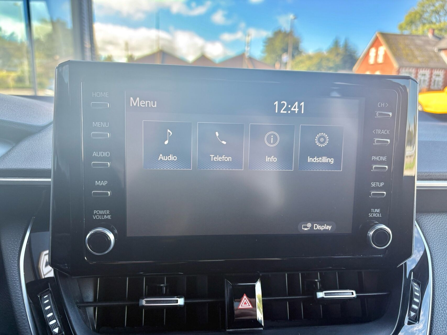 Hvid Toyota Corolla fra 2020