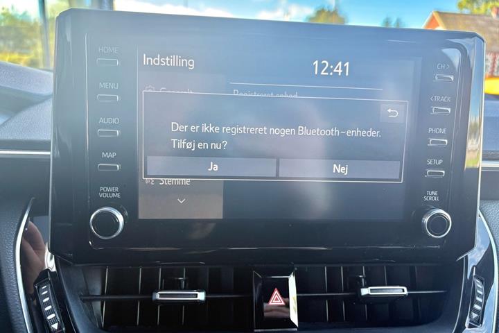Hvid Toyota Corolla fra 2020