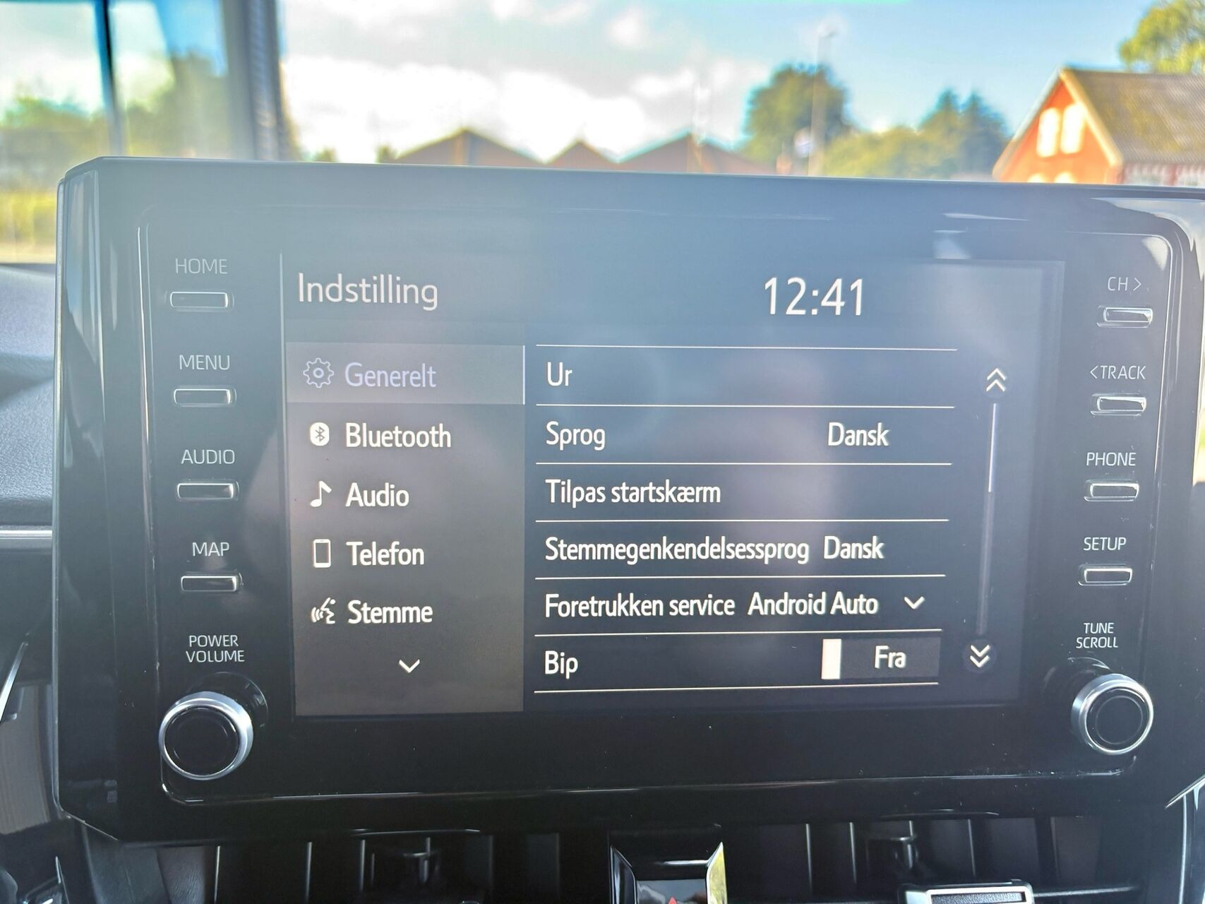 Hvid Toyota Corolla fra 2020