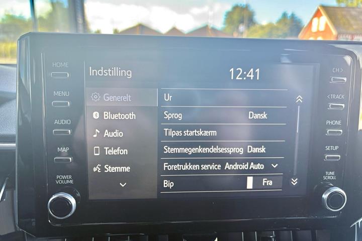 Hvid Toyota Corolla fra 2020