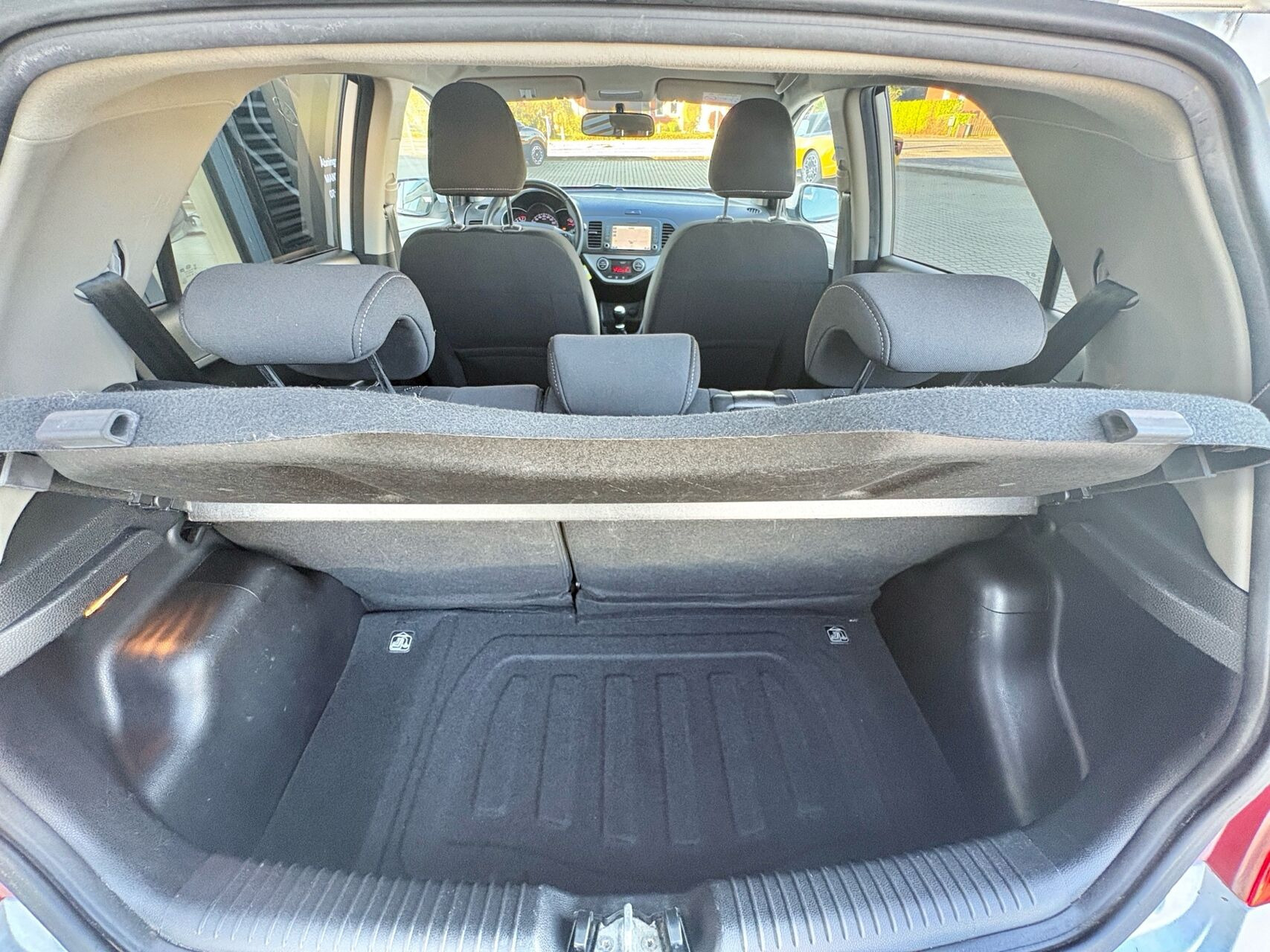 Hvid Kia Picanto fra 2016