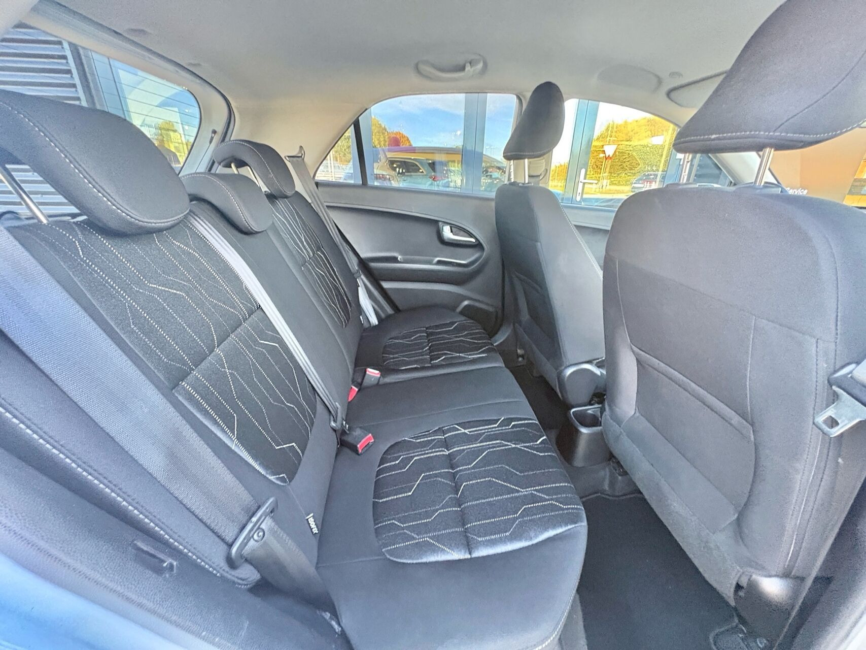 Hvid Kia Picanto fra 2016