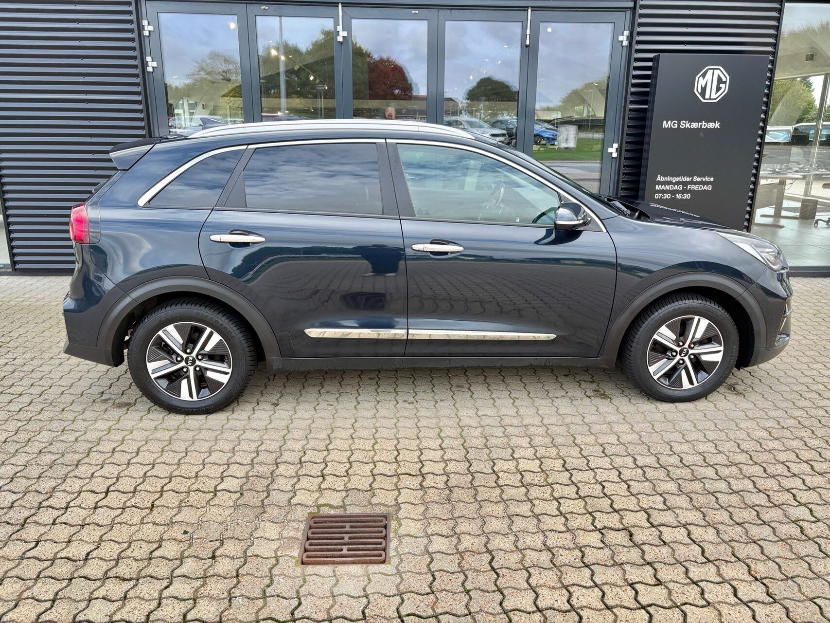 Blå Kia Niro fra 2019