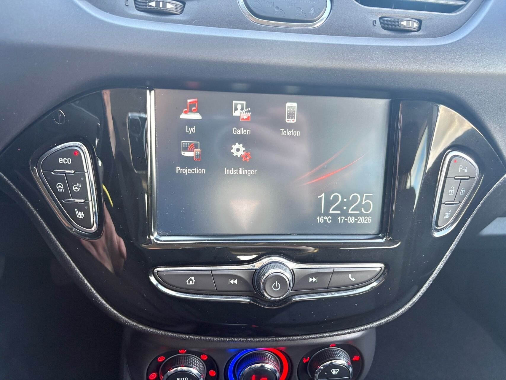 Grå Opel Corsa fra 2019