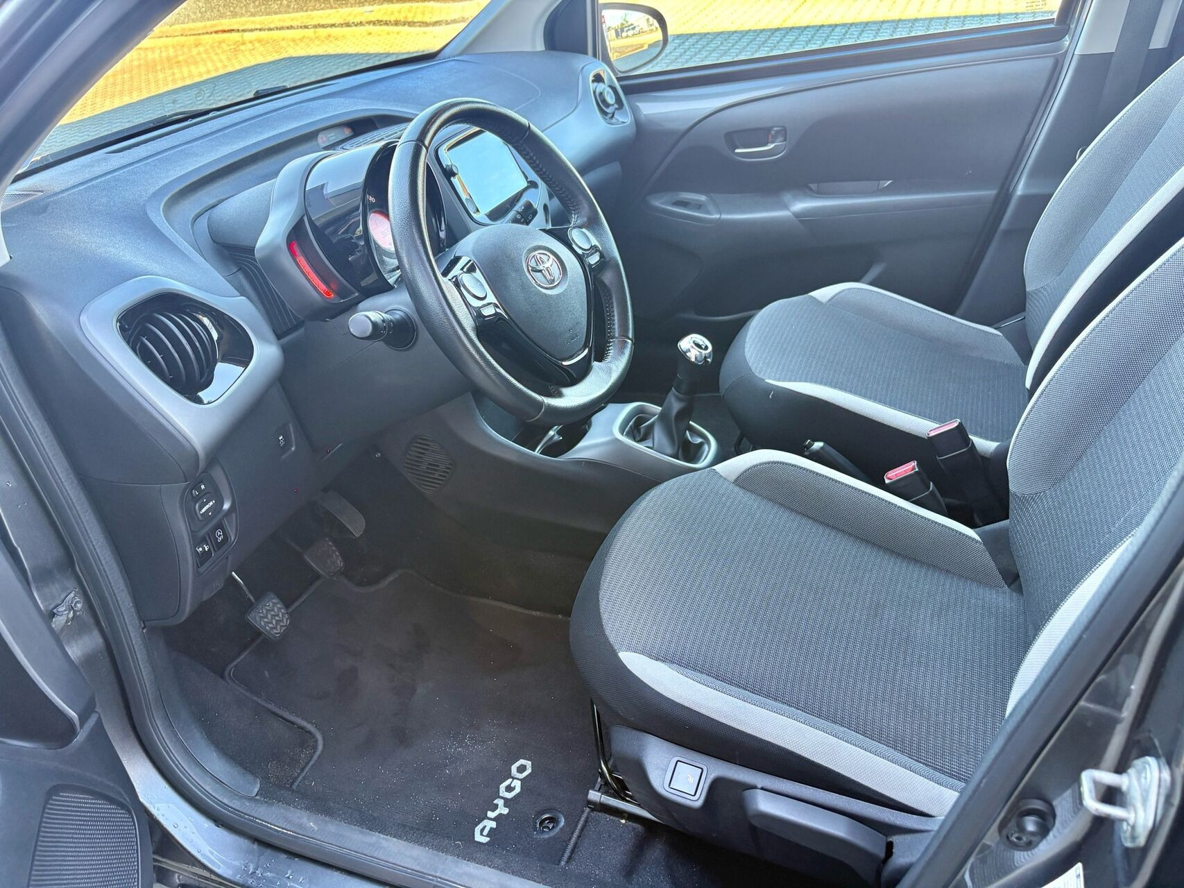 Sort Toyota Aygo fra 2021