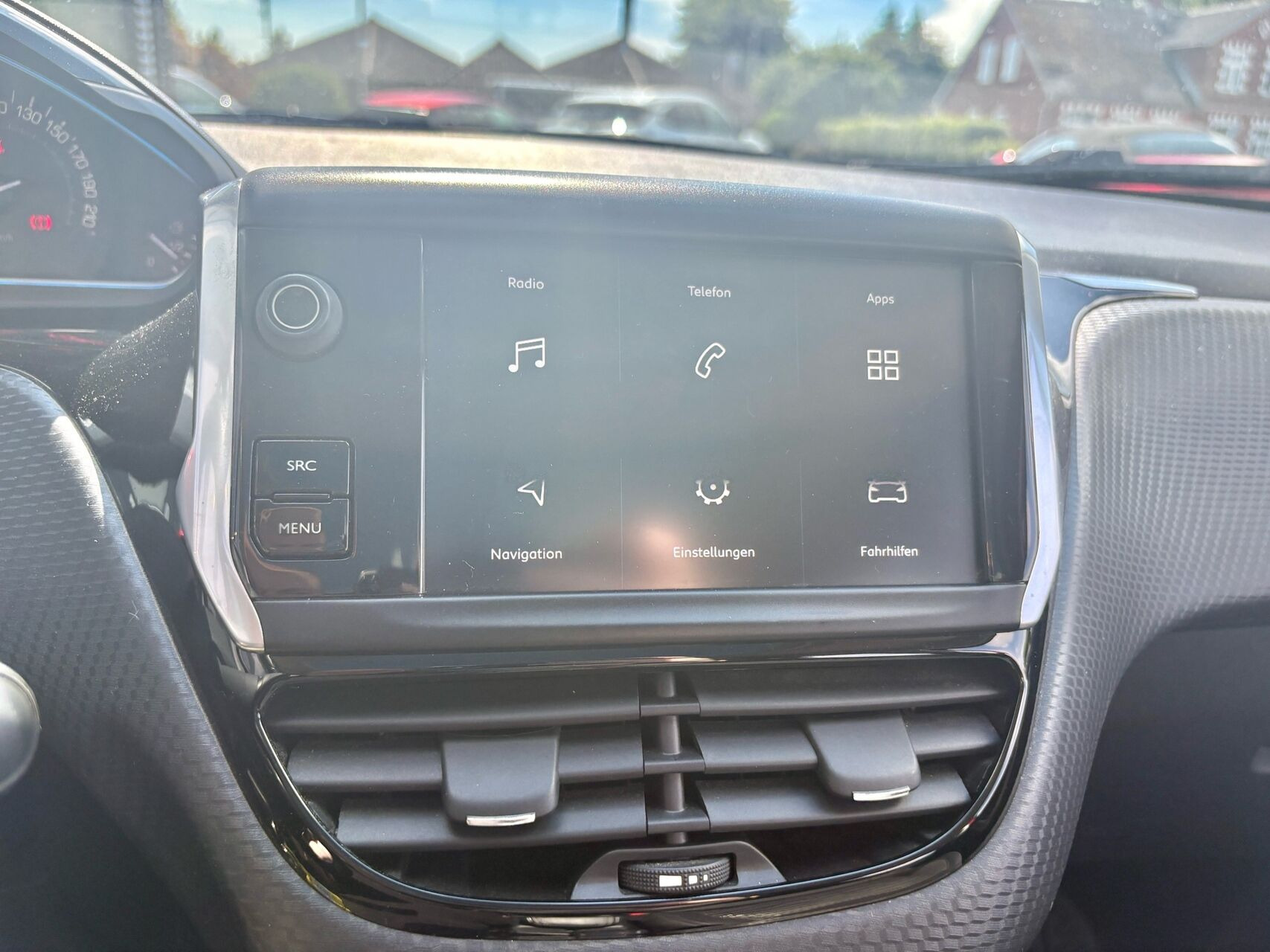 Rød Peugeot 2008 fra 2019