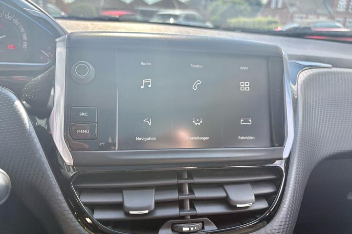 Rød Peugeot 2008 fra 2019