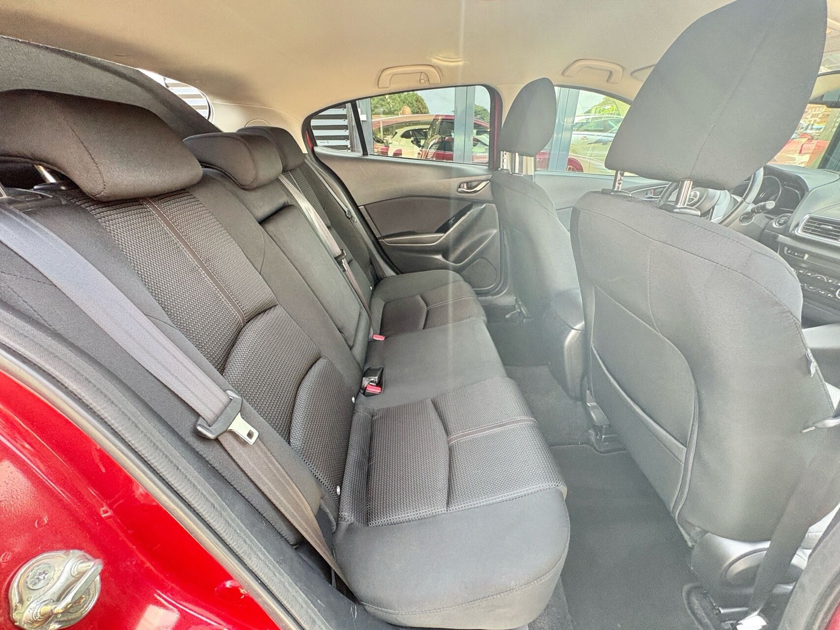 Rød Mazda 3 fra 2018