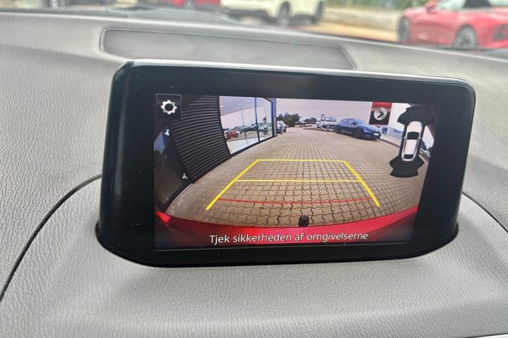 Rød Mazda 3 fra 2018