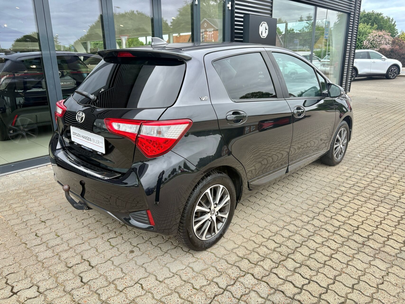 Sort Toyota Yaris fra 2020