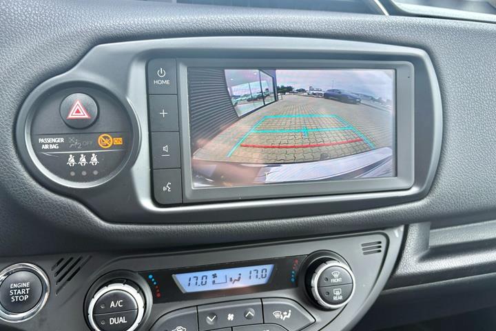 Sort Toyota Yaris fra 2020