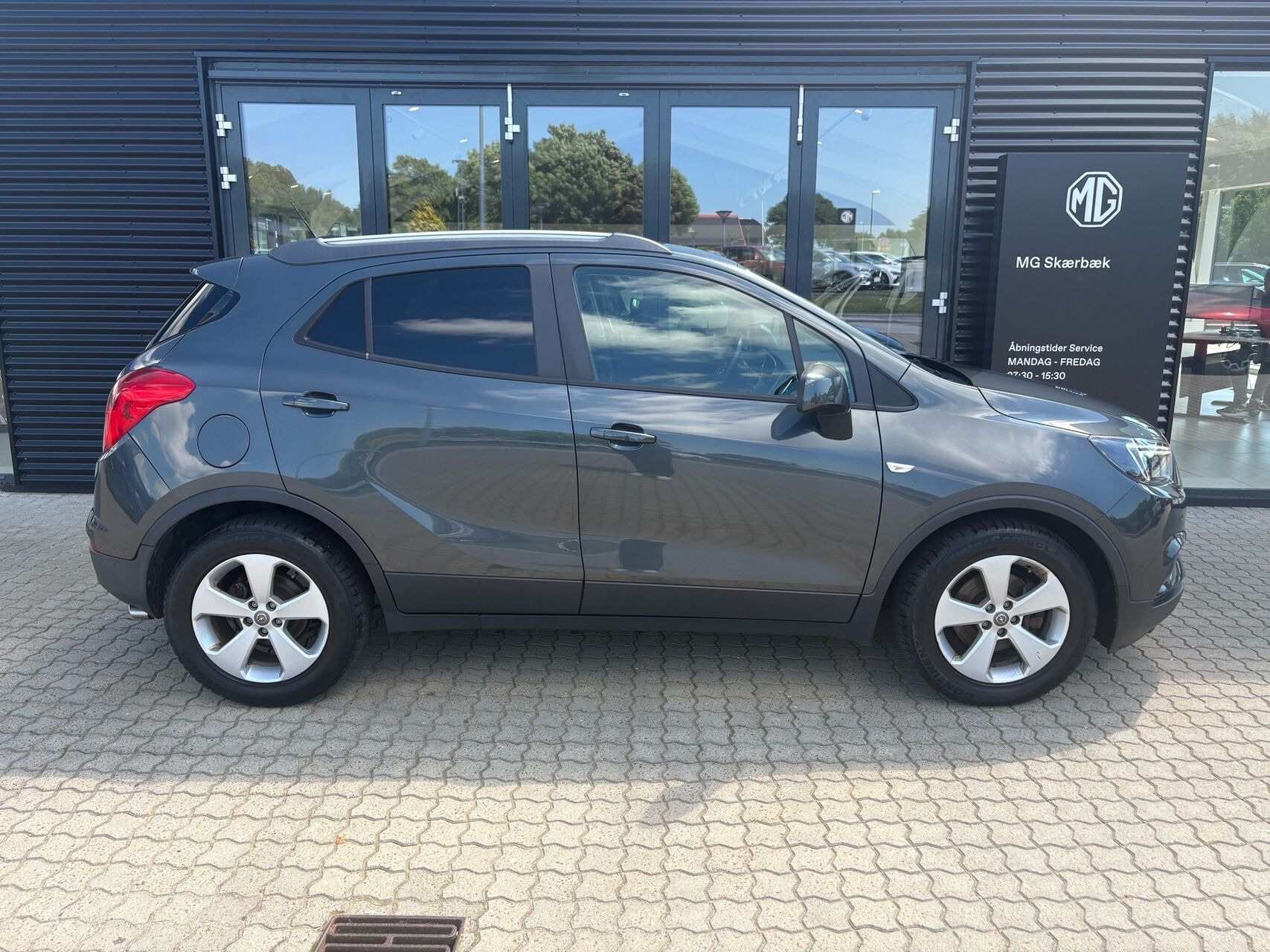 Grå Opel Mokka X fra 2016