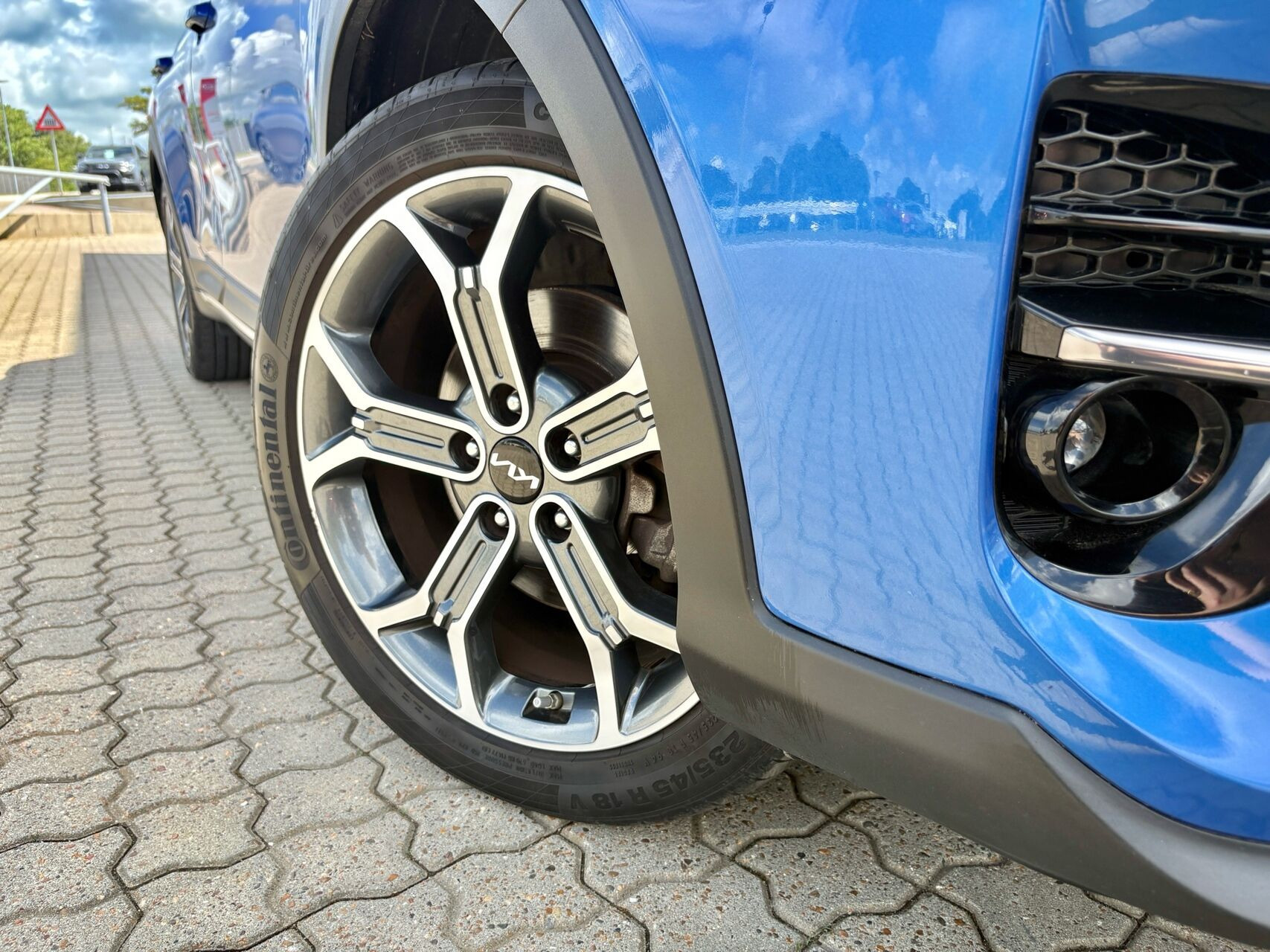 Blå Kia XCeed fra 2022