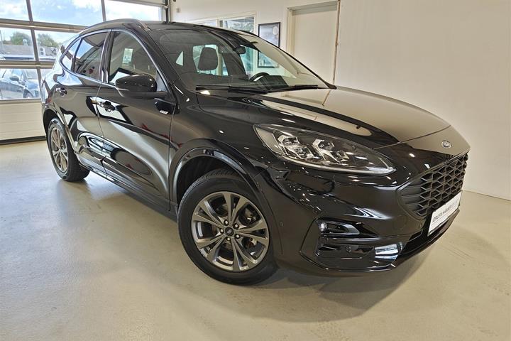 Sort Ford Kuga fra 2024