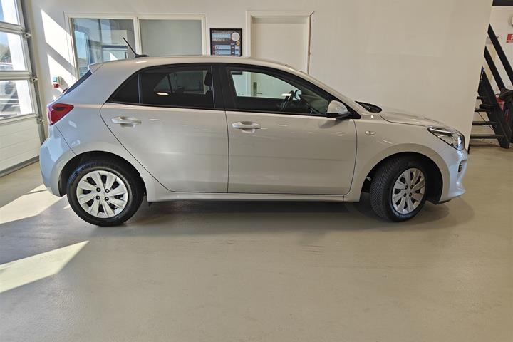 Sølv Kia Rio fra 2020