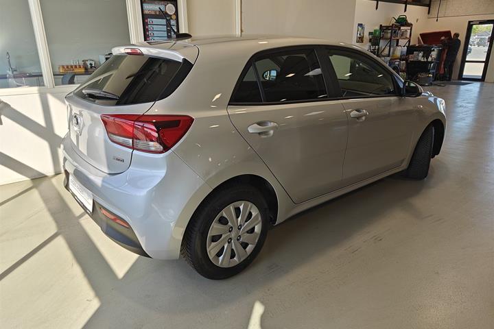 Sølv Kia Rio fra 2020
