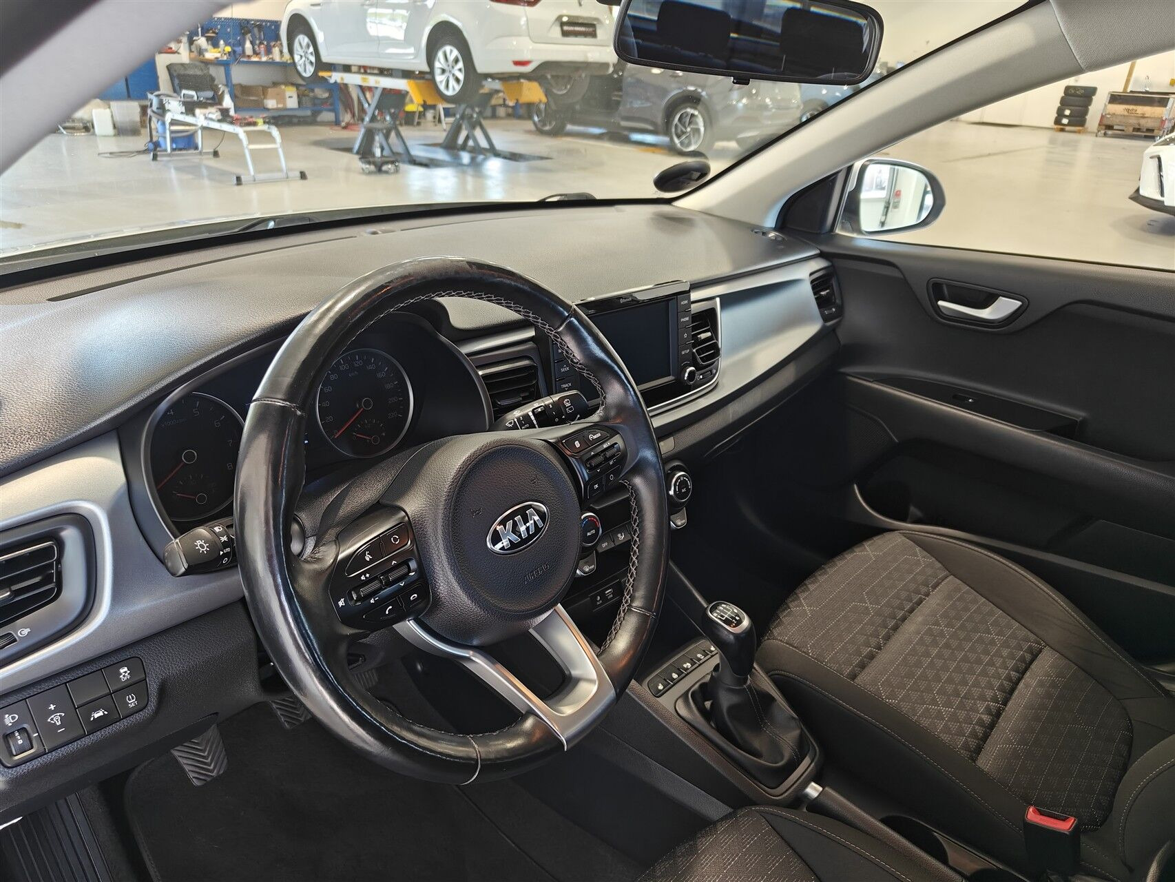 Sølv Kia Rio fra 2020
