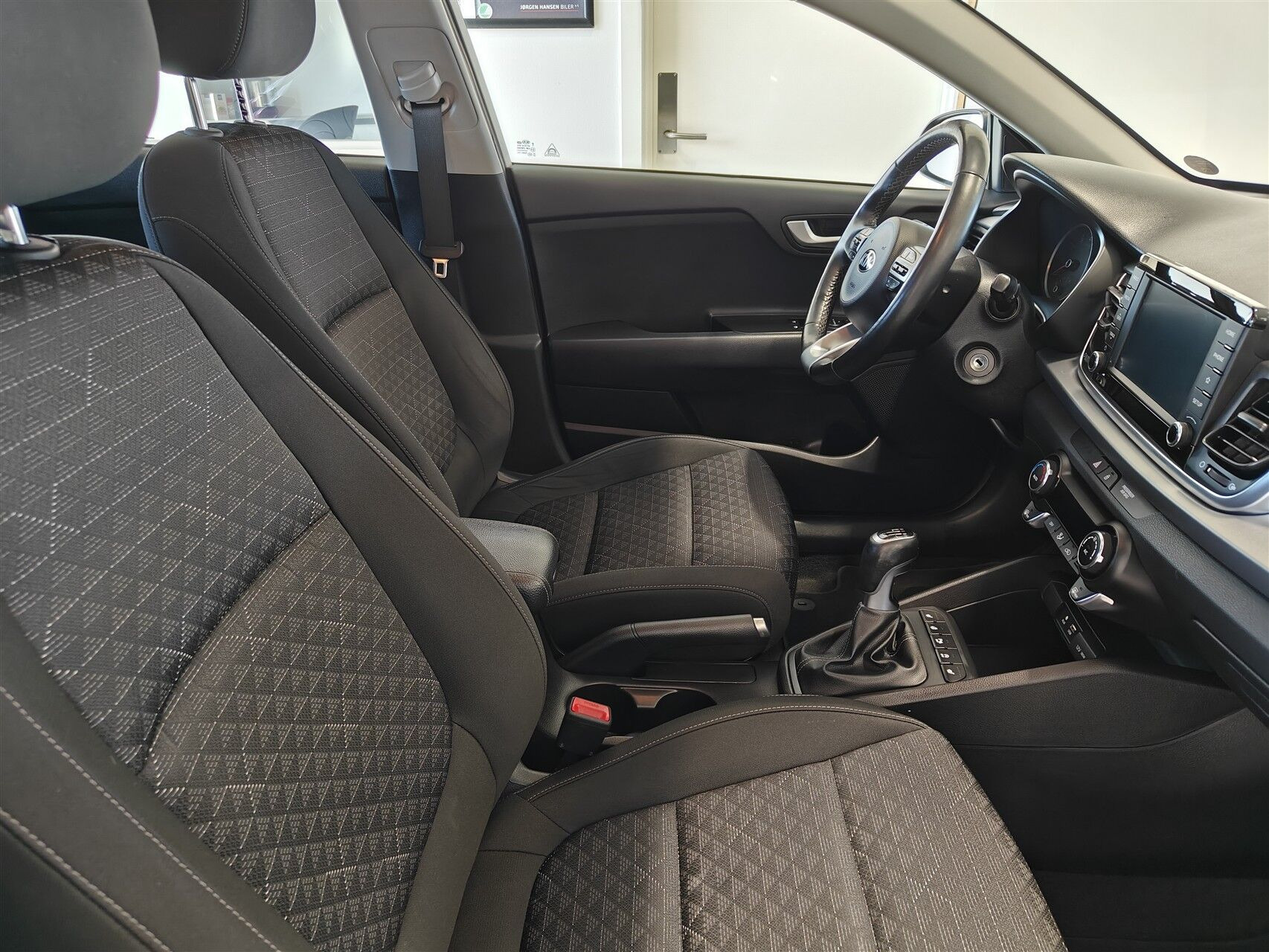 Sølv Kia Rio fra 2020