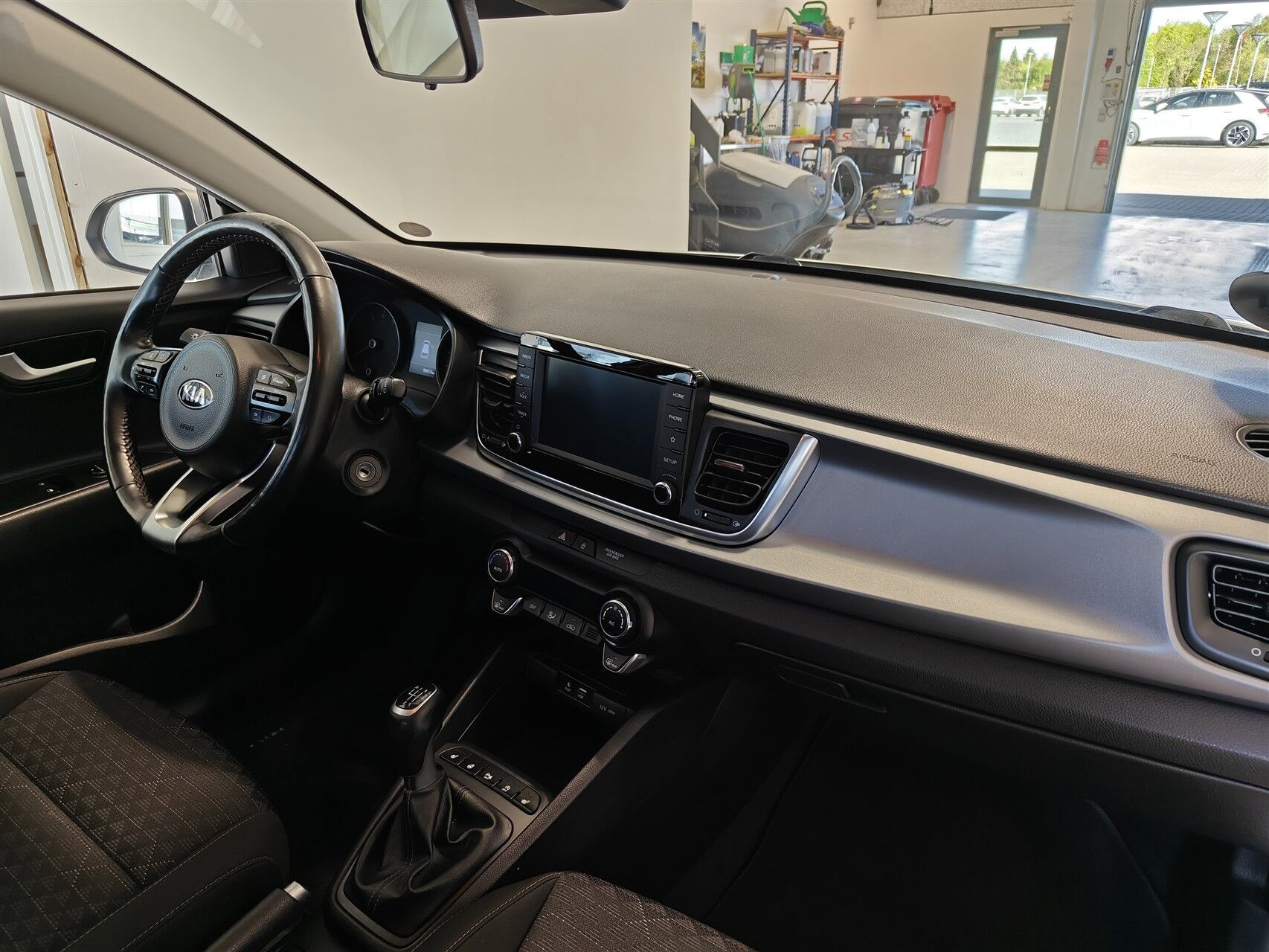 Sølv Kia Rio fra 2020