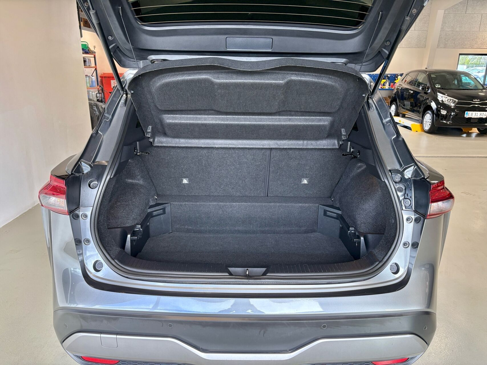 Grå Nissan Qashqai fra 2023