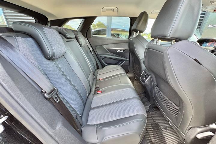 Sort Peugeot 3008 fra 2021
