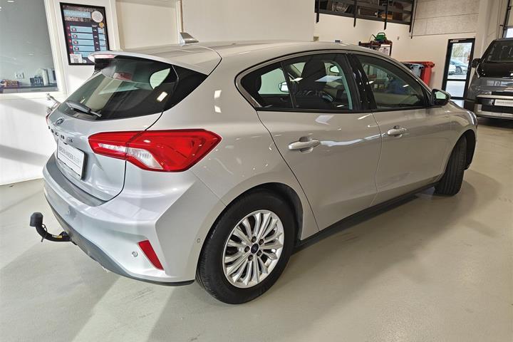 Sølv Ford Focus fra 2019