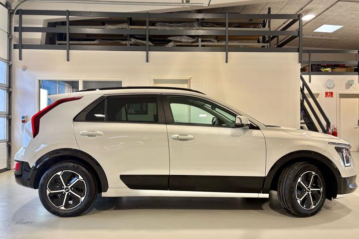 Hvid Kia Niro fra 2023