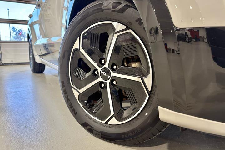 Hvid Kia Niro fra 2023