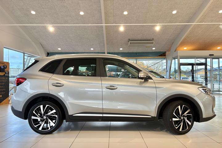 Sølv MG ZS fra 2025