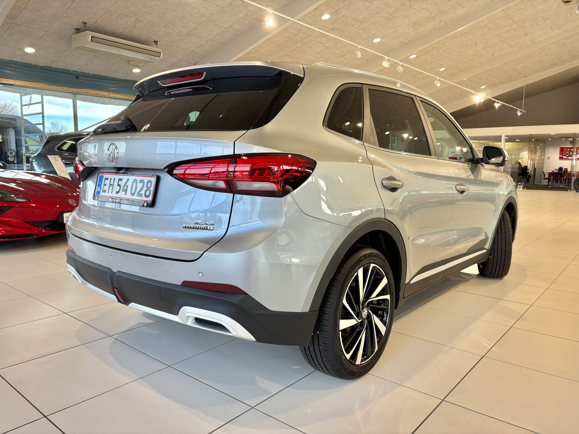 Sølv MG ZS fra 2025