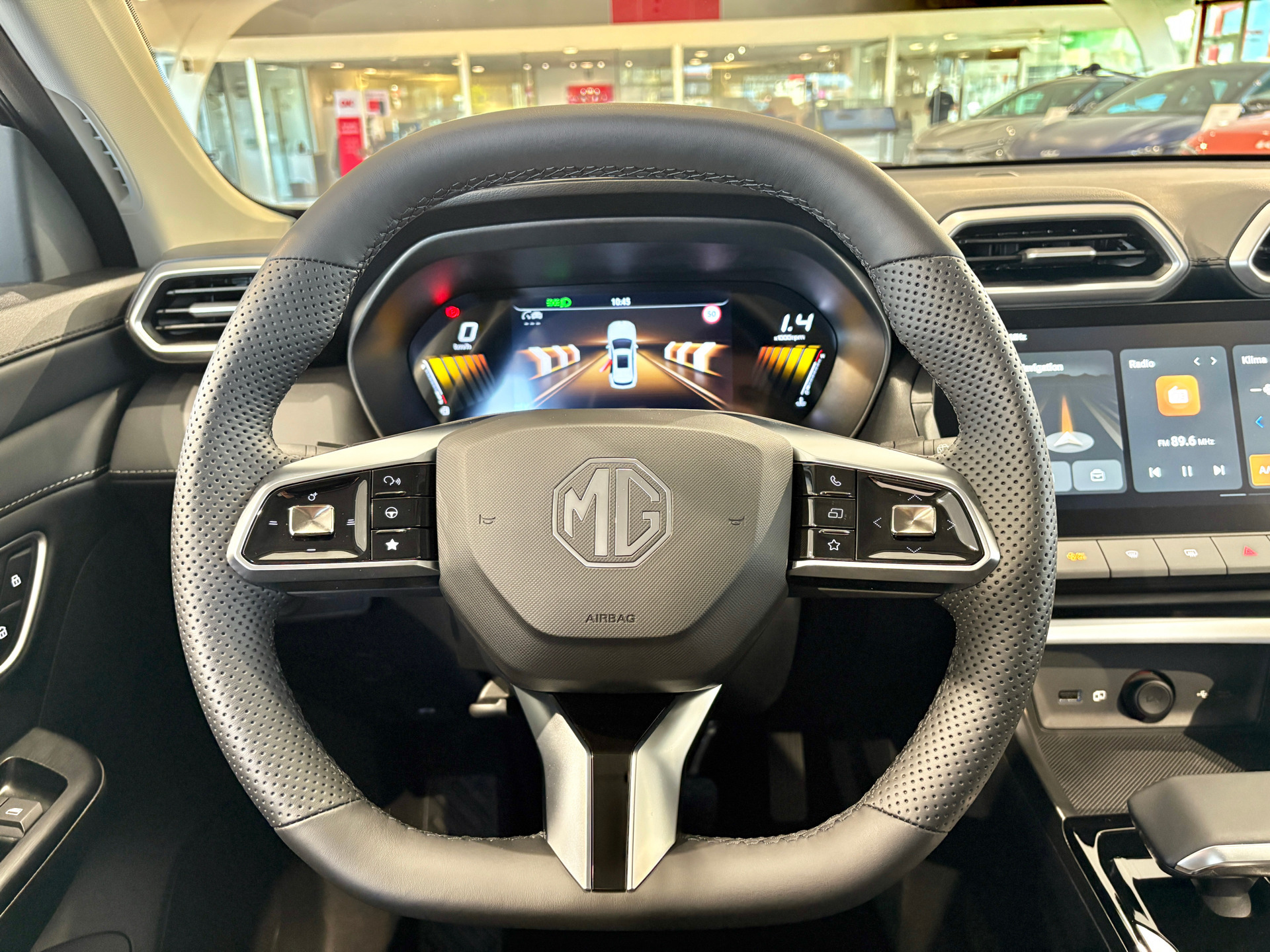 Sølv MG ZS fra 2025