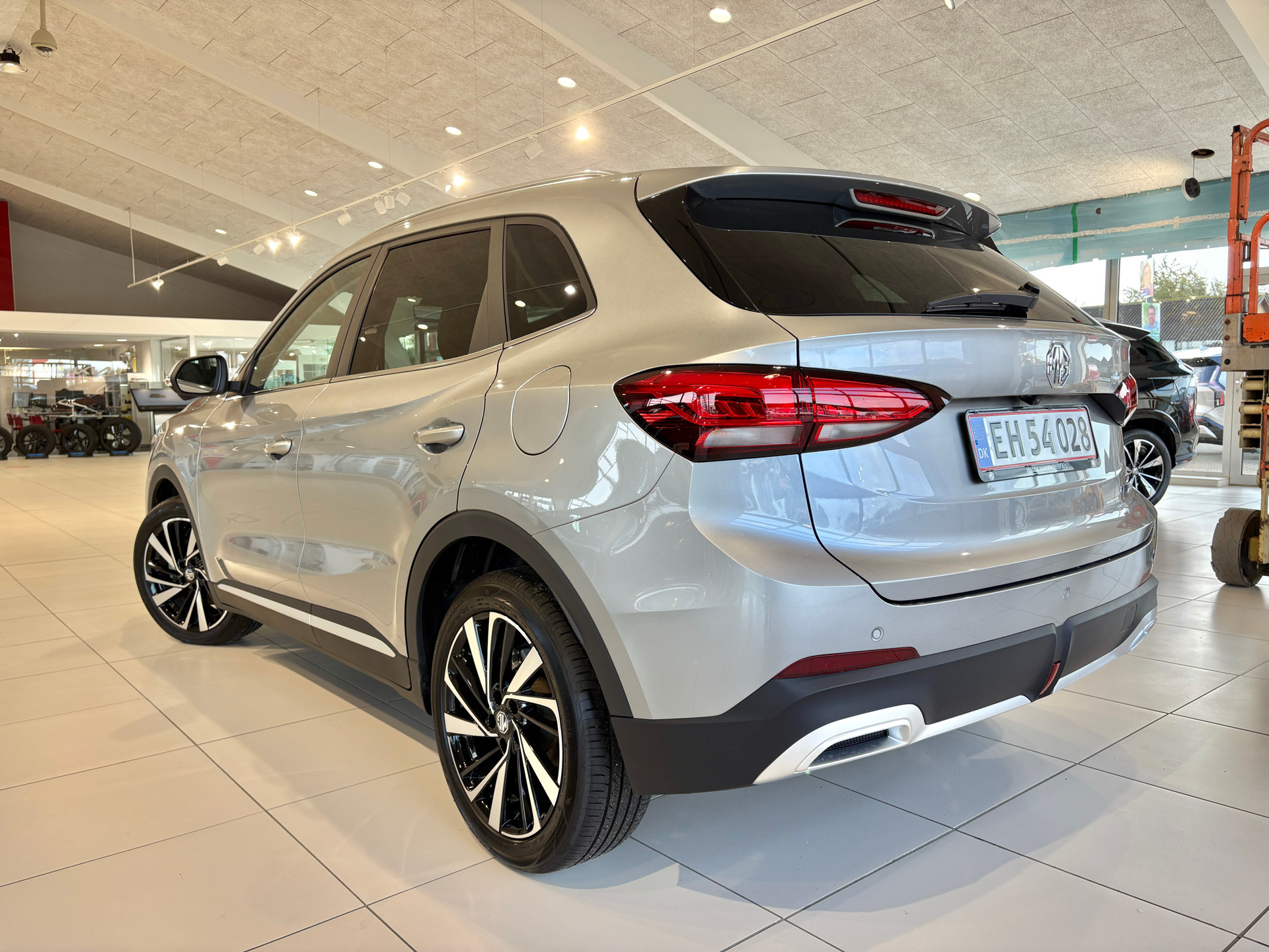 Sølv MG ZS fra 2025