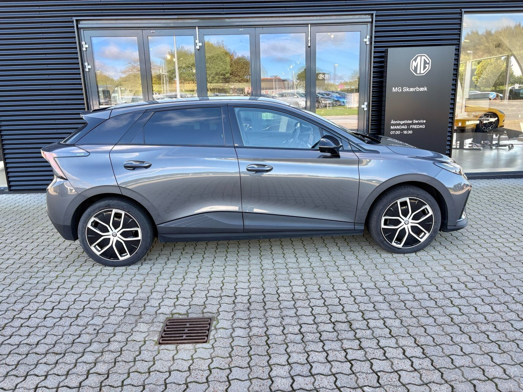 Grå MG MG4 Electric fra 2024