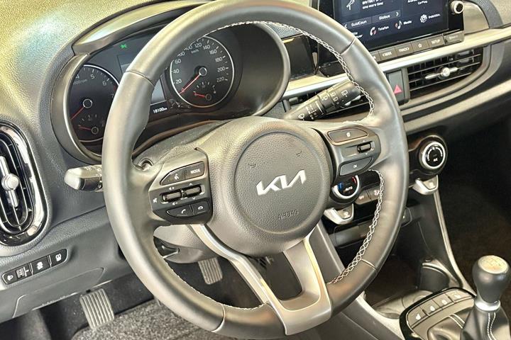 Beige Kia Picanto fra 2024