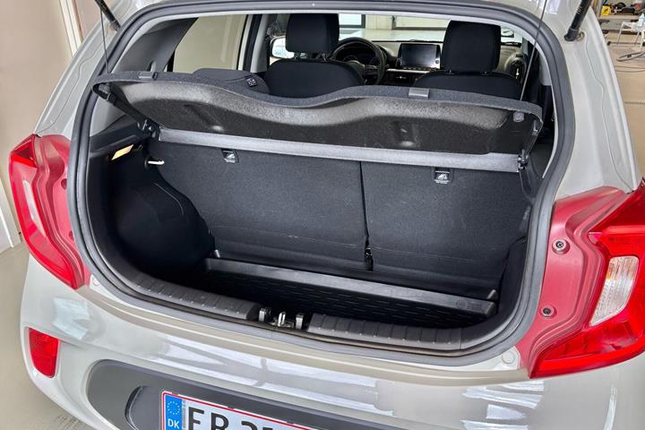 Beige Kia Picanto fra 2024