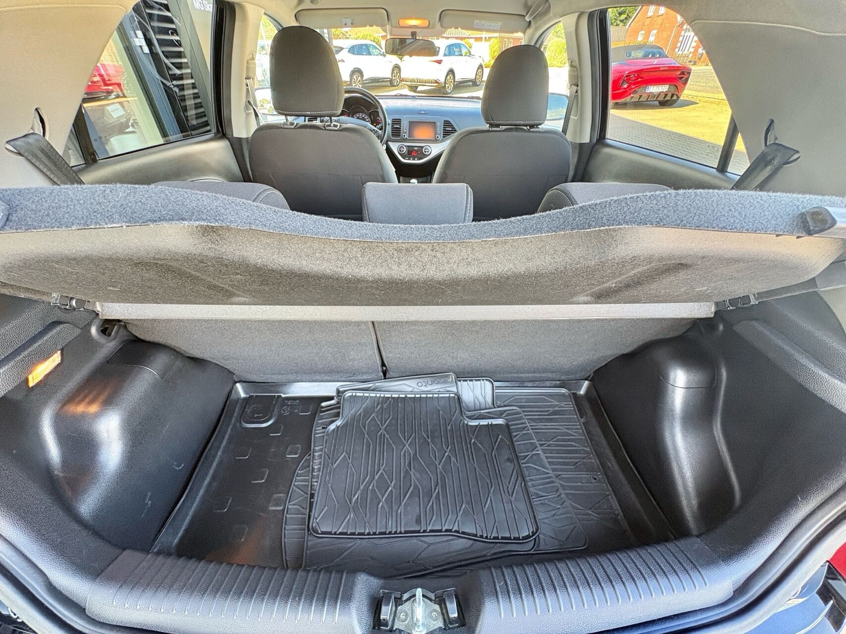 Sort Kia Picanto fra 2016