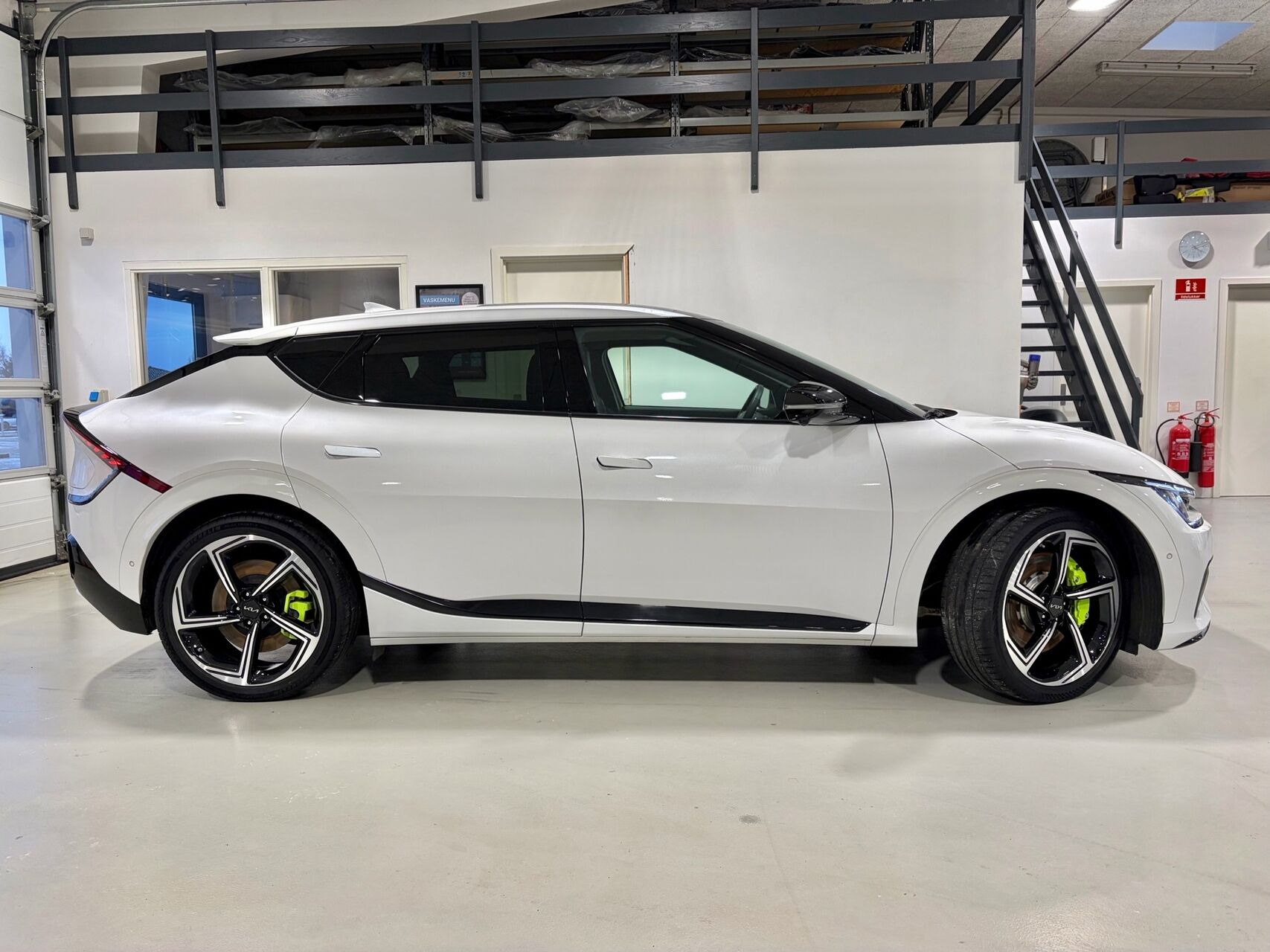 Hvid Kia EV6 fra 2023