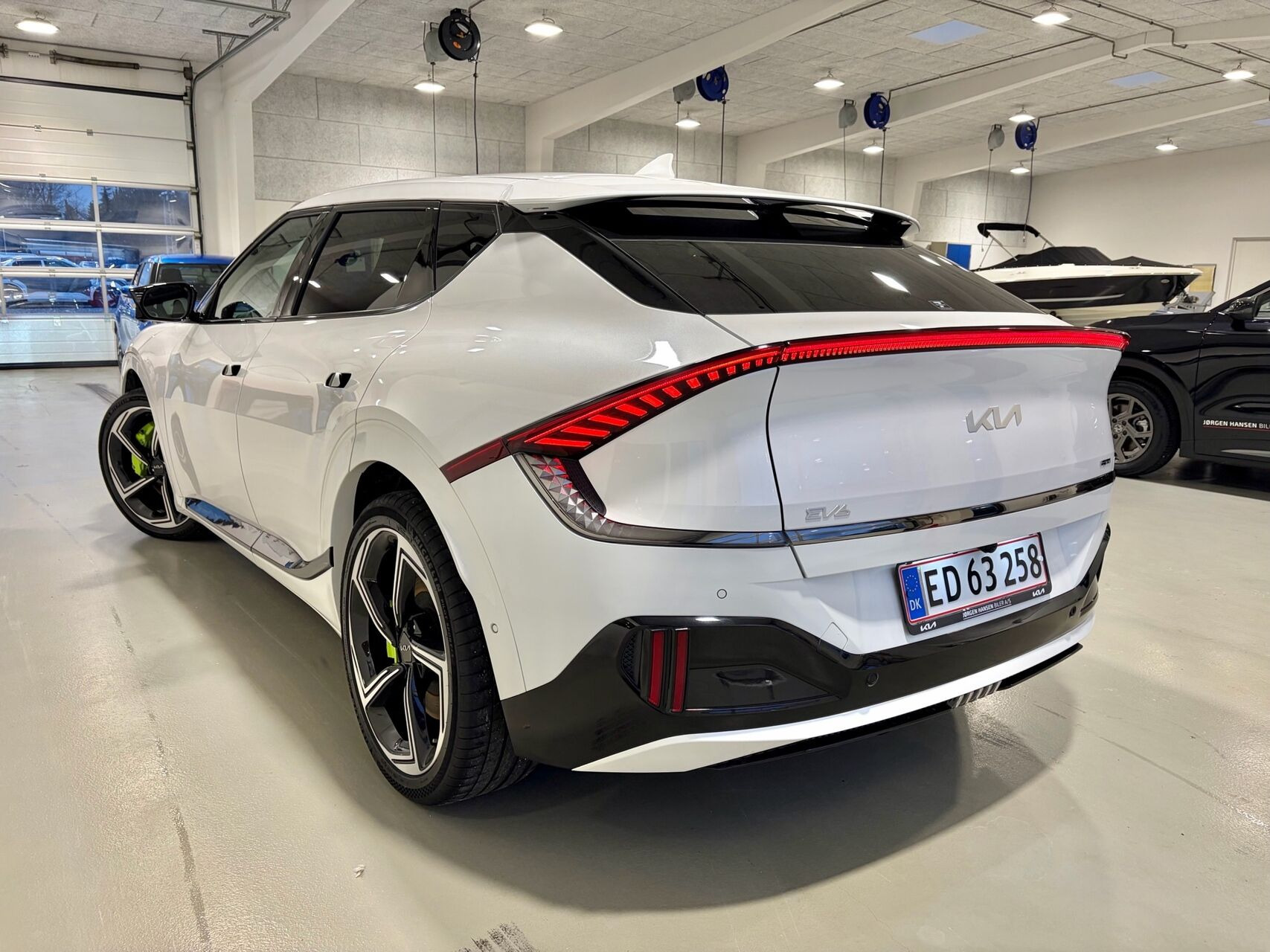 Hvid Kia EV6 fra 2023