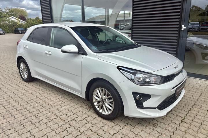 Hvid Kia Rio fra 2022